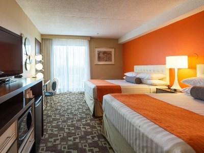 Howard Johnson Plaza By Wyndham By The Falls