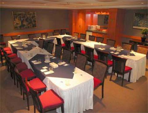 Howard Johnson Plaza By Wyndham By The Falls Hotel Niagara Falls