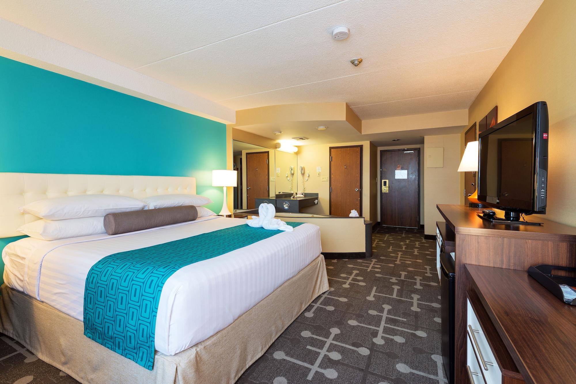 Howard Johnson Plaza By Wyndham By The Falls