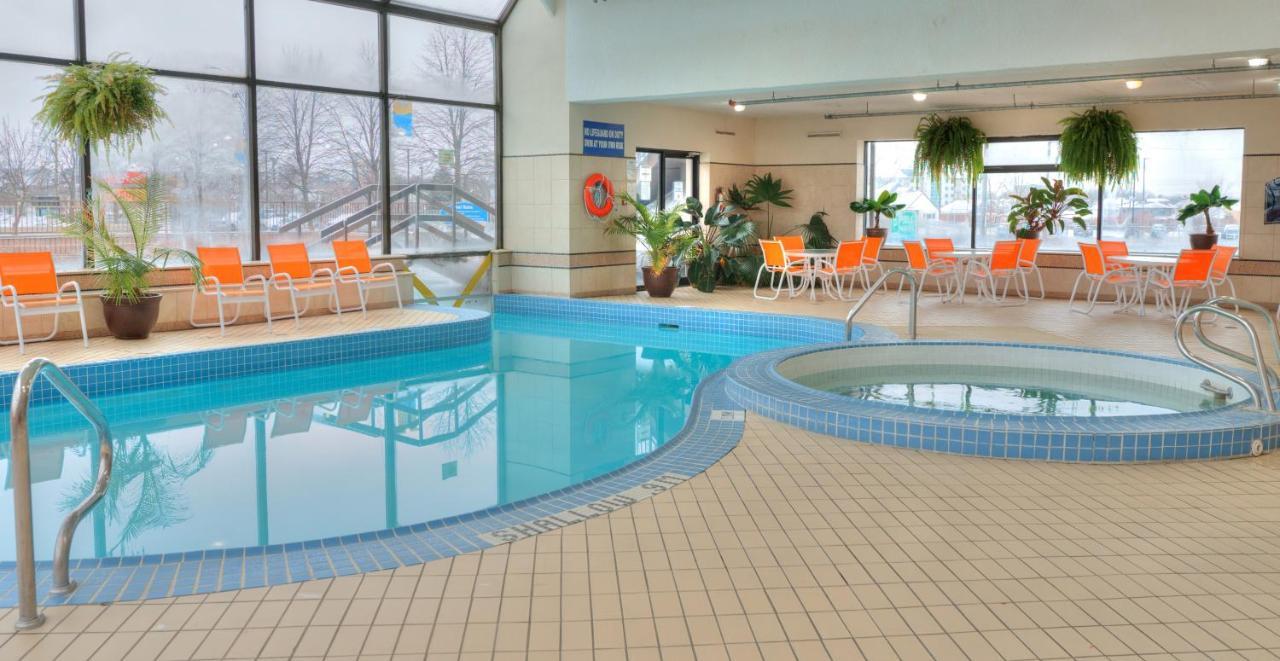 Hotel Howard Johnson Plaza By Wyndham By The Falls 3*