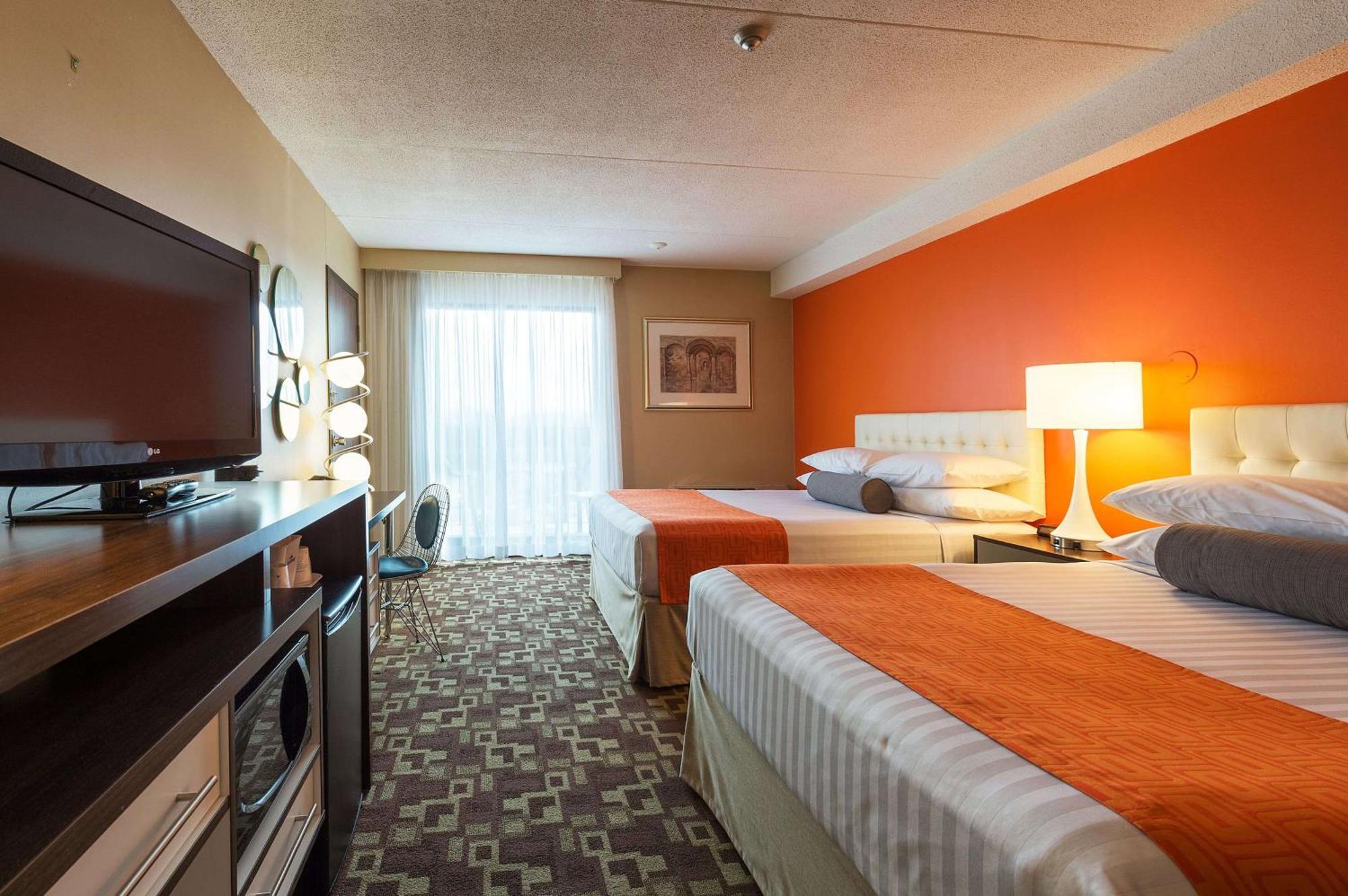 Howard Johnson Plaza By Wyndham By The Falls Hotel Niagara Falls