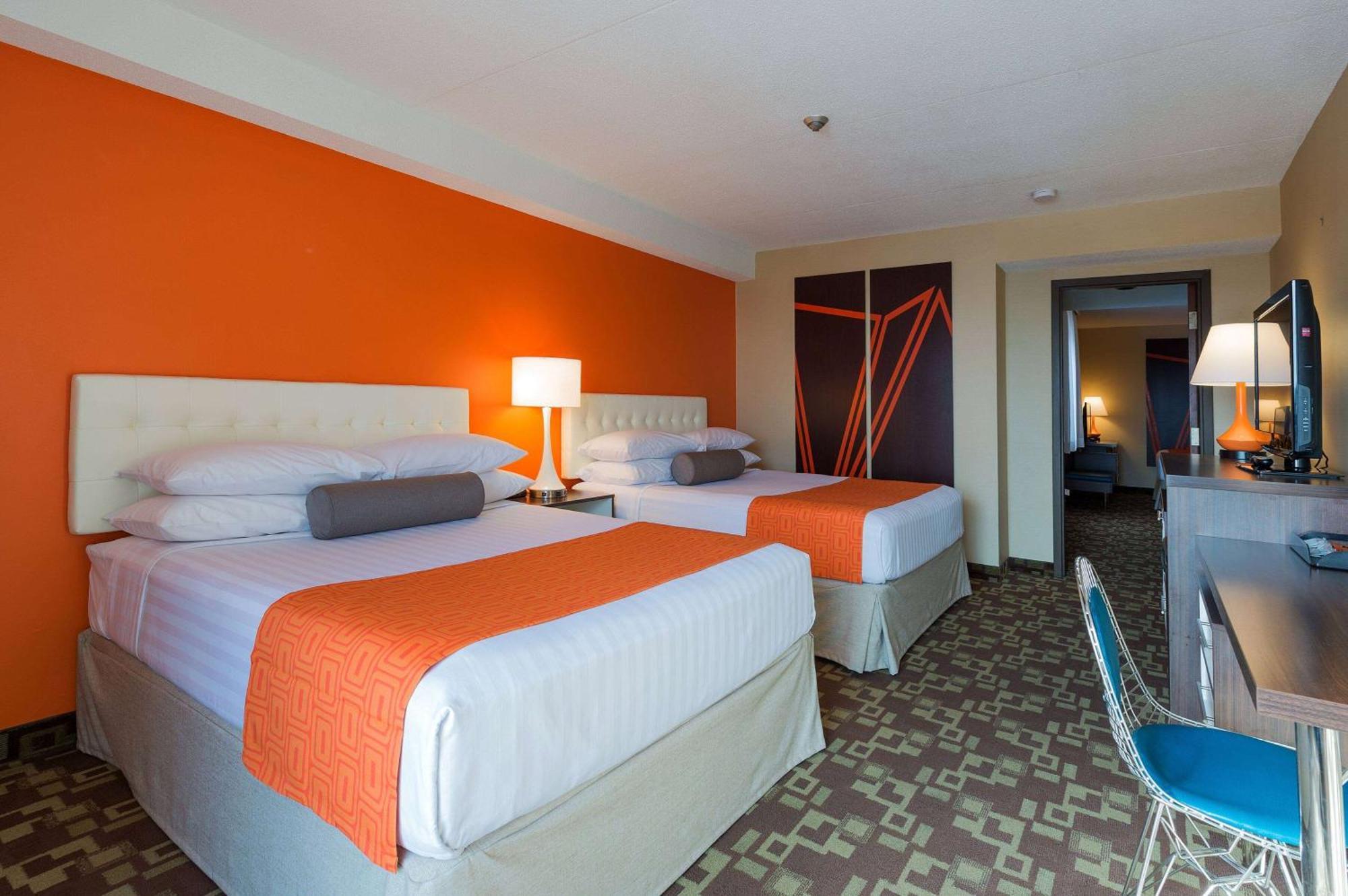 Howard Johnson Plaza By Wyndham By The Falls Hotel Niagara Falls