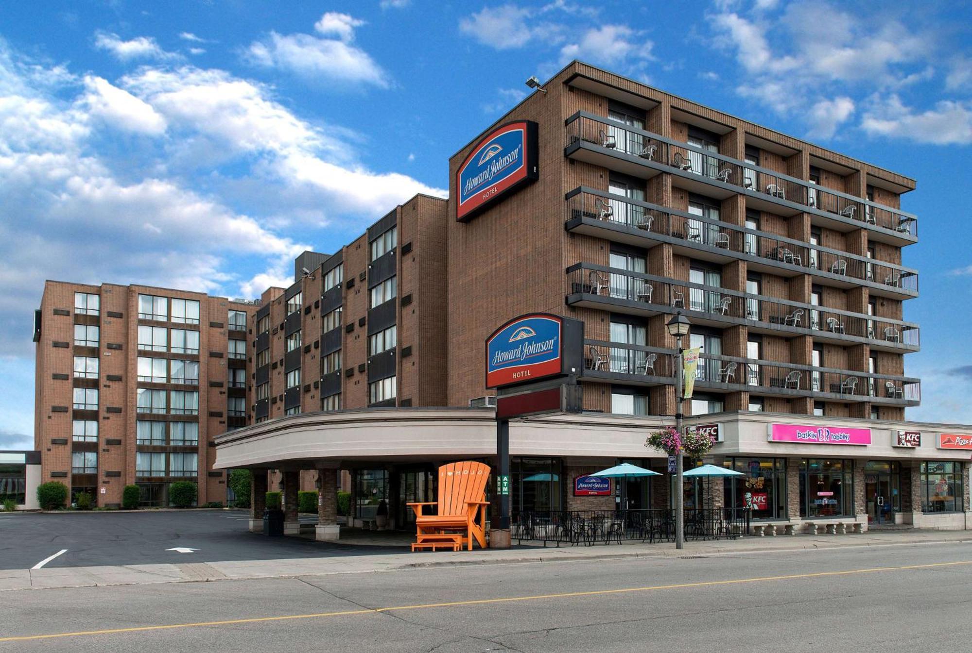 Hotel Howard Johnson Plaza By Wyndham By The Falls 3*
