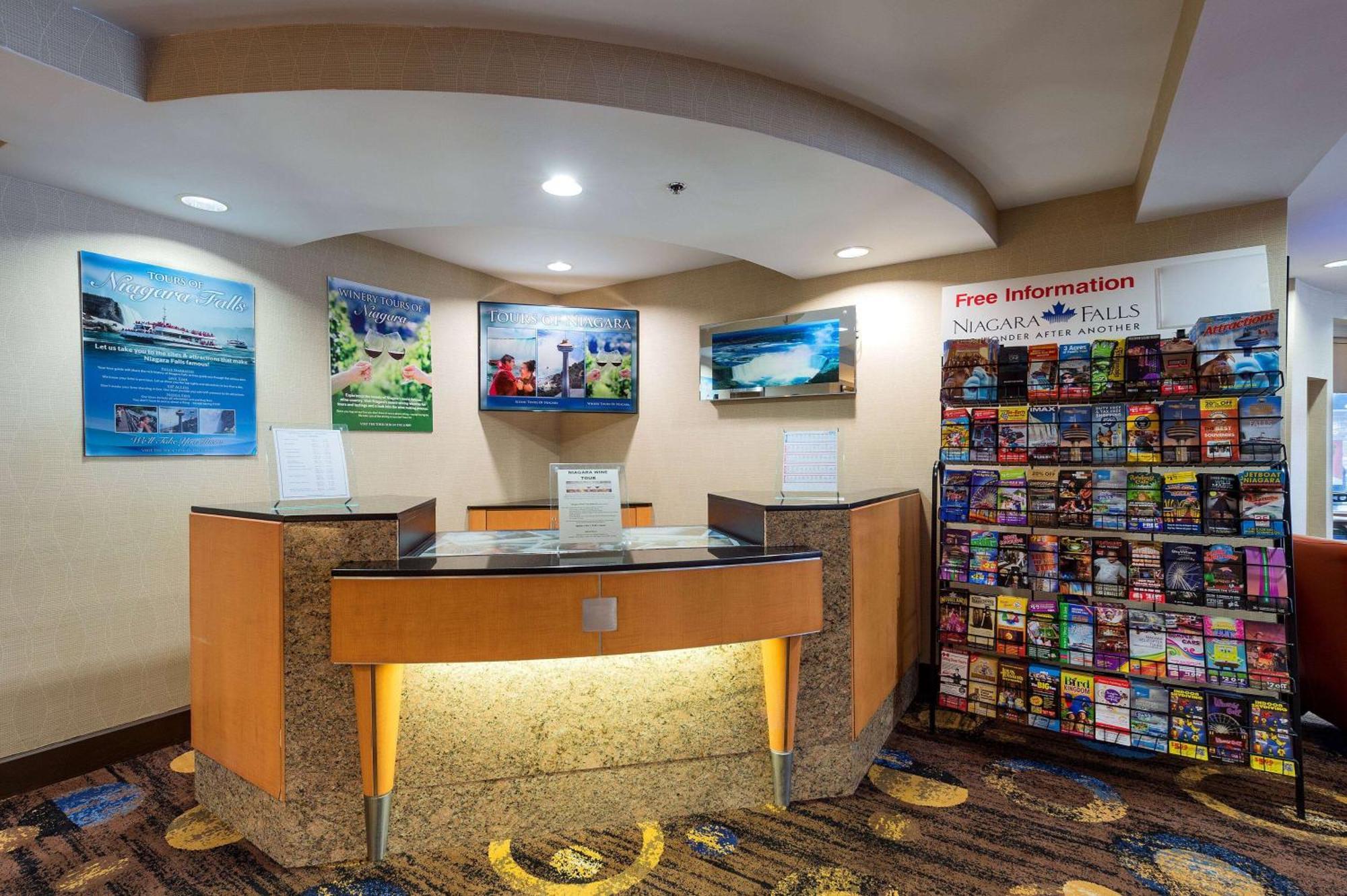 Hotel Howard Johnson Plaza By Wyndham By The Falls Niagara Falls