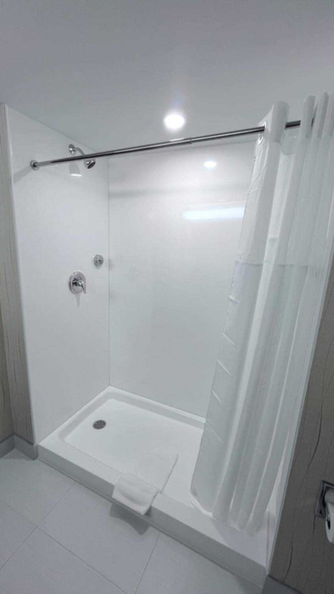 Howard Johnson Plaza By Wyndham By The Falls 3* Niagara Falls