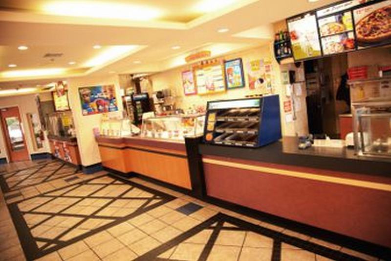 Hotel Howard Johnson Plaza By Wyndham By The Falls Niagara Falls