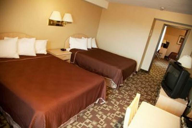 Hotel Howard Johnson Plaza By Wyndham By The Falls Niagara Falls